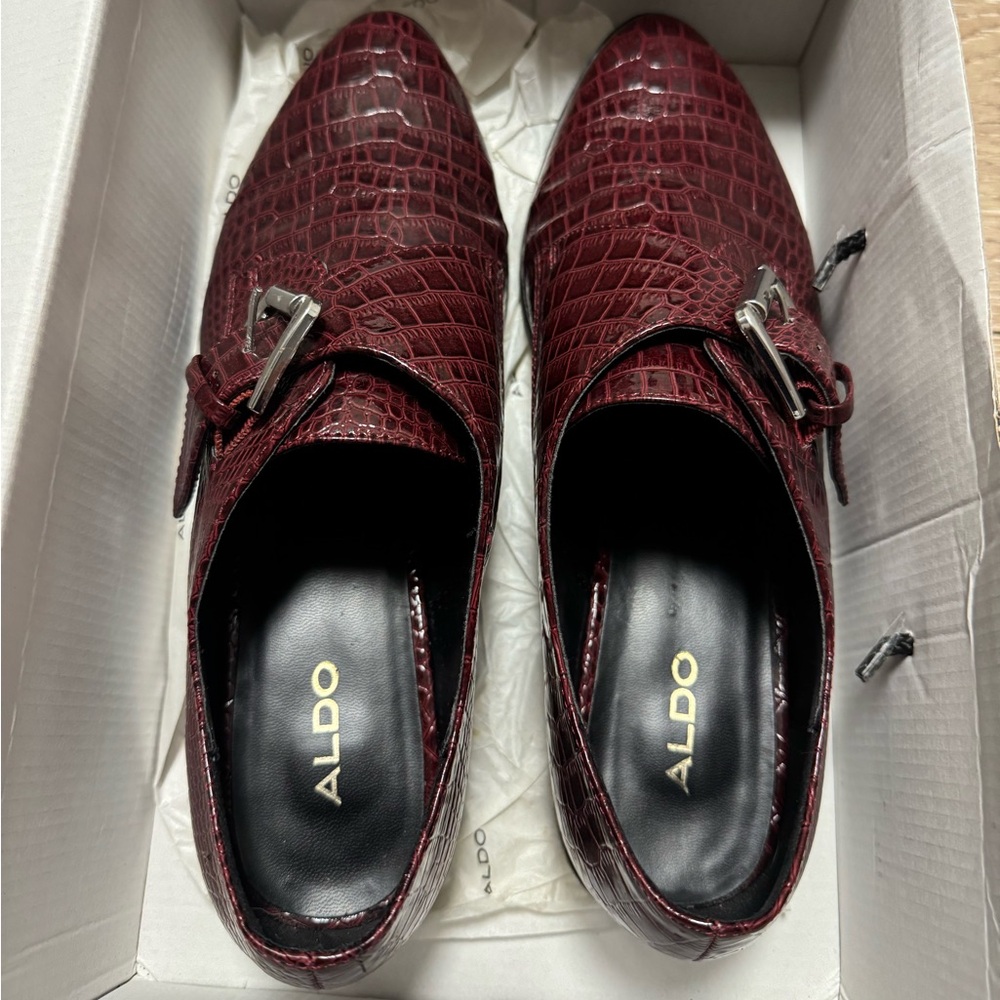 Aldo Sheek Textured Burgundy Oxfords